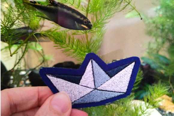 Review: Machine Embroidery Design - Paper Boat for Holidays